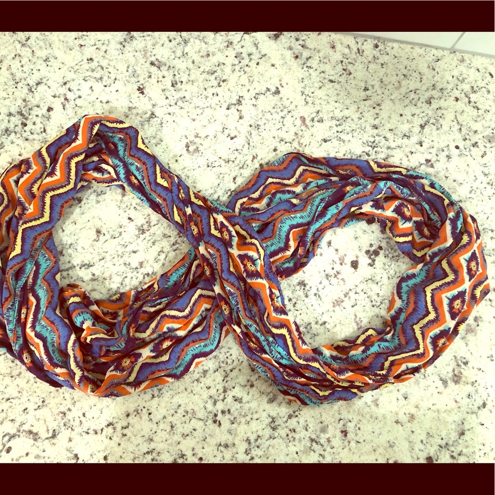 ⭐️ Multi color infinity scarf